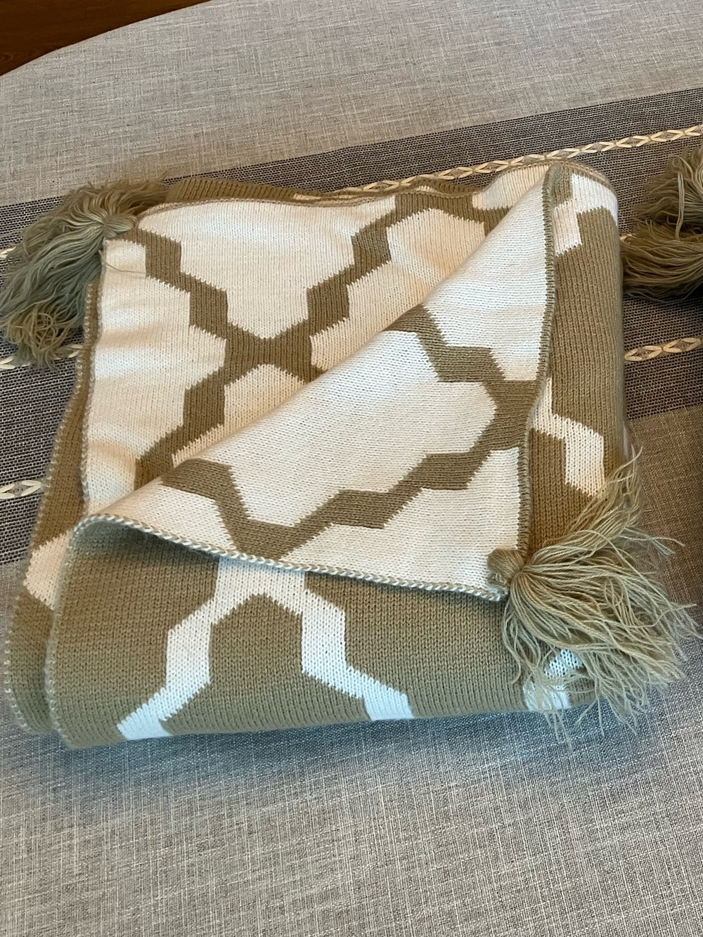Pottery Barn Camel & Ivory Geometric Knit Throw Blanket - Picture 5 of 13